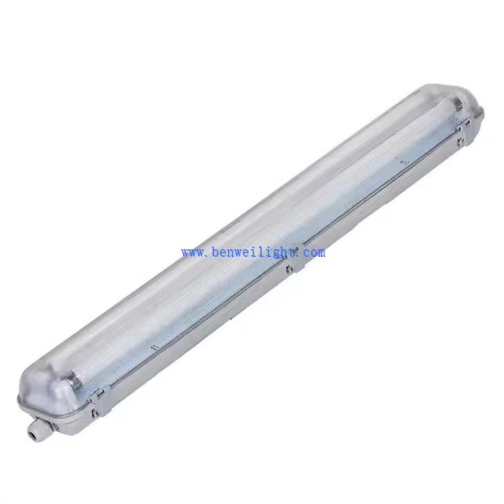 LED Vapor Proof 4ft Light Fixture (3)