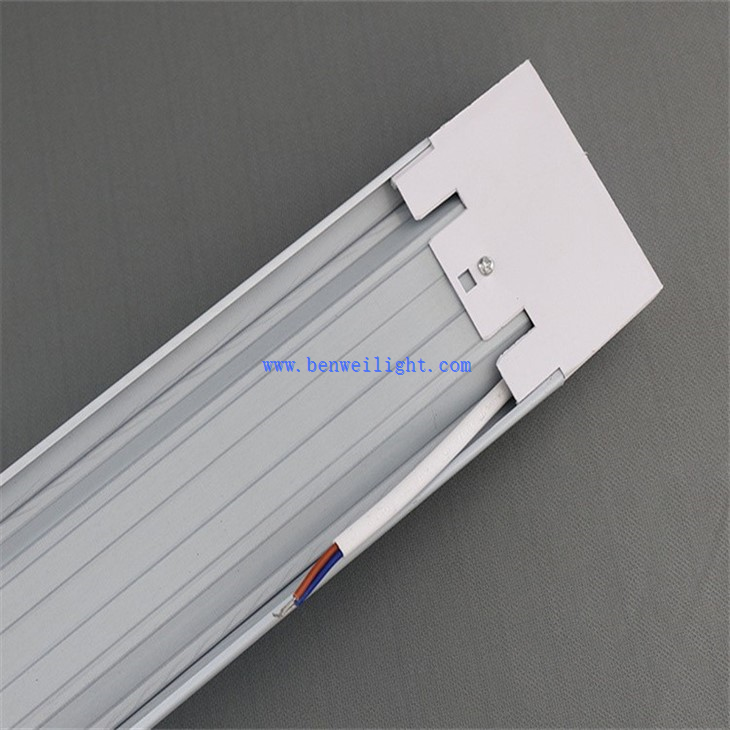 Wide Flat Tube LED Batten Light (5)